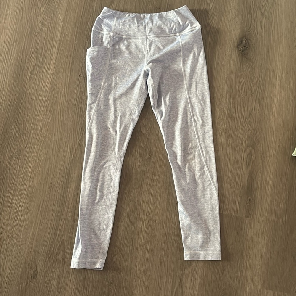 vineyard vines leggings size xs 
barely worn